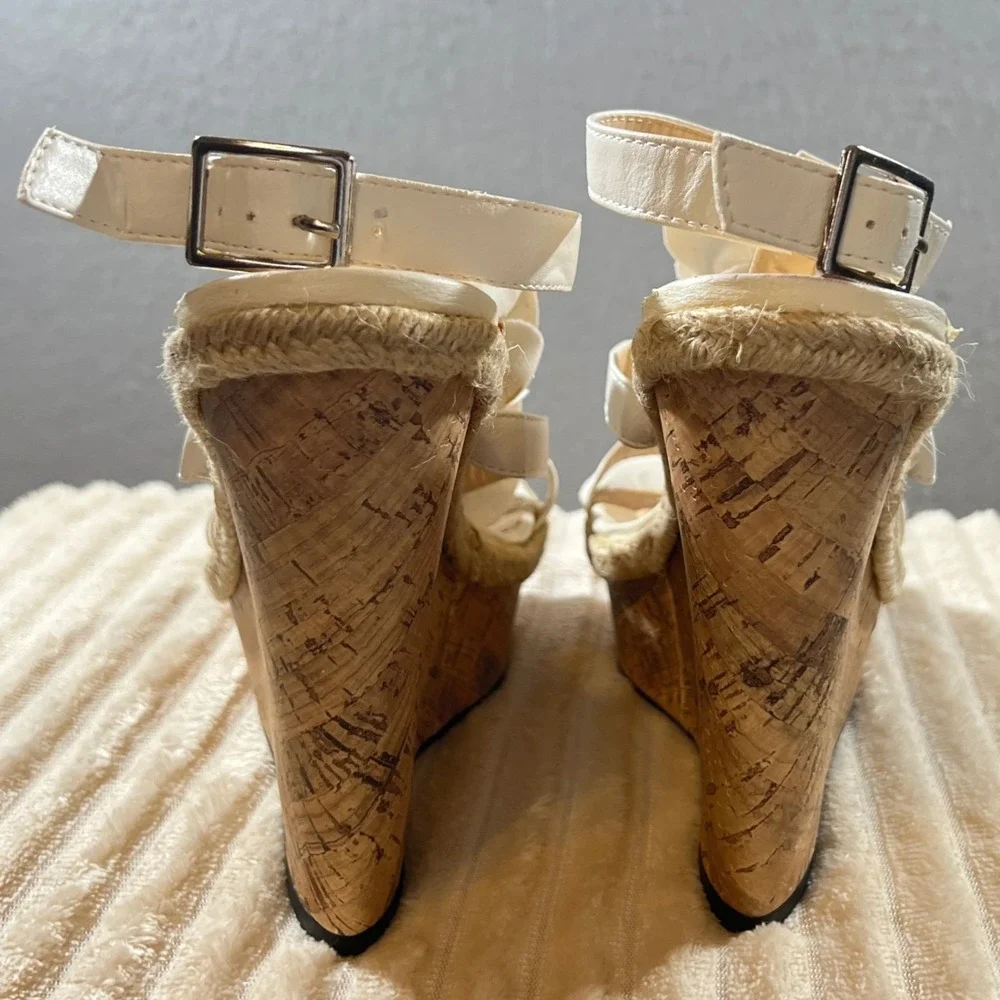 826 | NIB White Floral Cork Espadrille Wedge Sandals White Size 9 Wedding Bridal